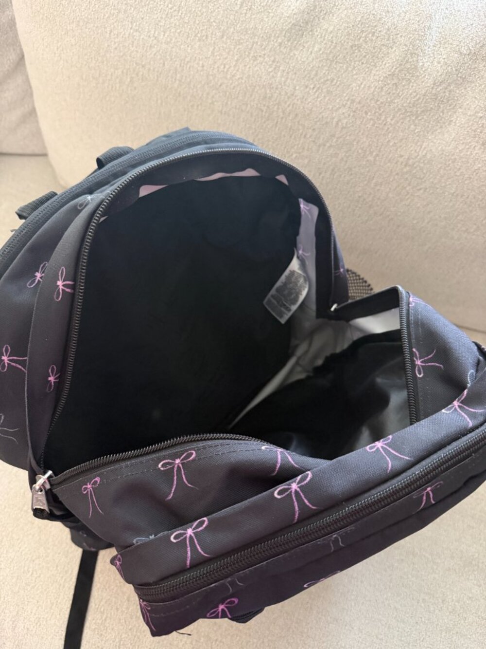JanSport Big Student 17" Backpack Fits 15" Laptop Water Resistant - Black Bows - Picture 2 of 4